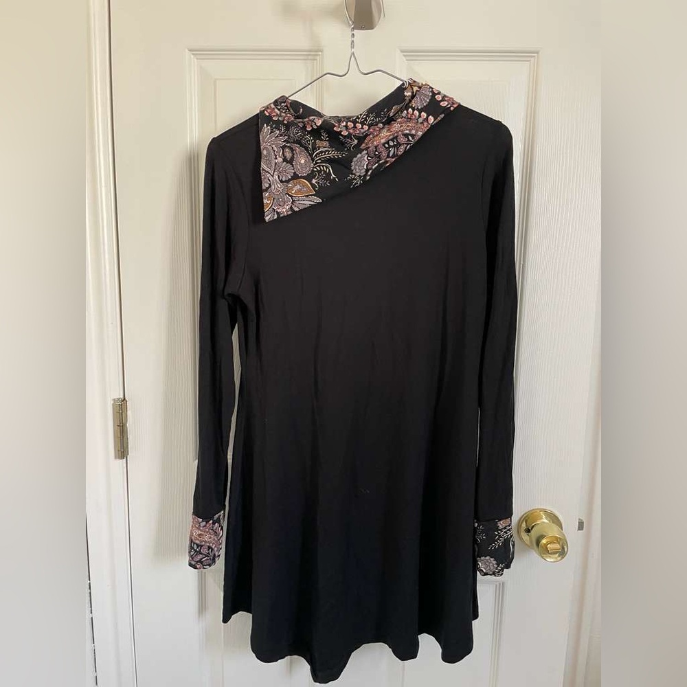Elegant Black Floral Long Sleeve Blouse